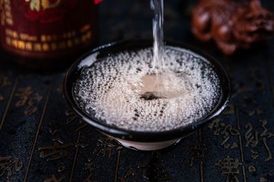 如何辨别白酒是否为粮食酒？——黔庄酒业专家解析传统白酒制造工艺